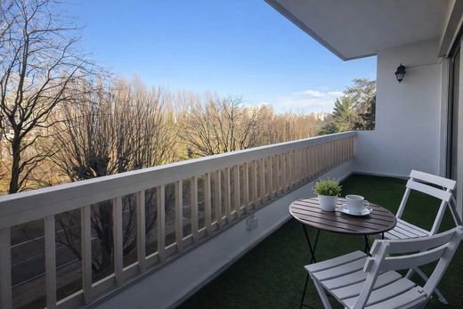 Apartment in Neuilly-sur-Seine, Hauts-de-Seine
