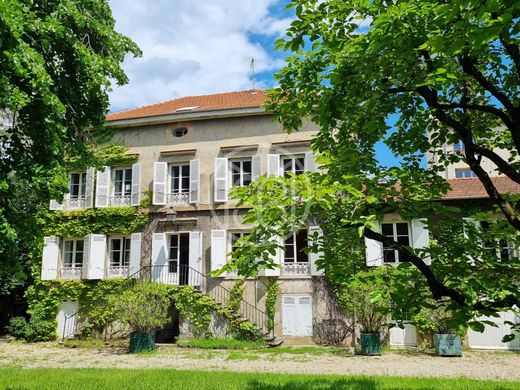 Casa di lusso a Oullins, Rhône