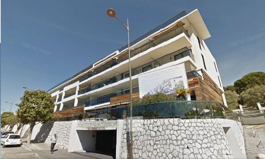 Apartment in Saint-Laurent-du-Var, Alpes-Maritimes