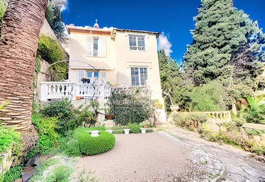 Villefranche-sur-Mer, Alpes-Maritimesのカントリー風またはファームハウス