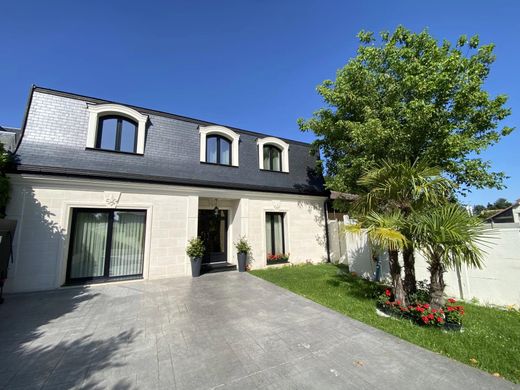 Luxury home in Le Plessis-Trévise, Val-de-Marne