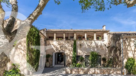 Luxury home in Paradou, Bouches-du-Rhône