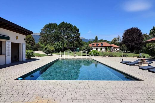 Casa de lujo en Saint-Genis-Pouilly, Ain