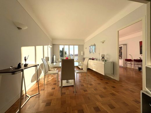 ニース, Alpes-Maritimesのアパートメント