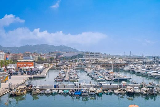 カンヌ, Alpes-Maritimesのアパートメント