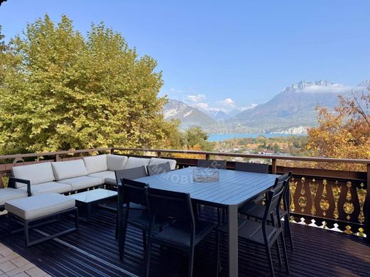 Luxus-Haus in Sevrier, Haute-Savoie