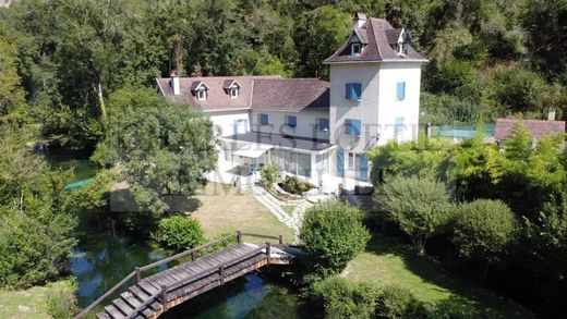 Luxury home in Saint-Cirq-Lapopie, Lot