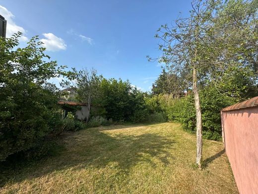 Участок, La Varenne-Saint-Hilaire, Val-de-Marne