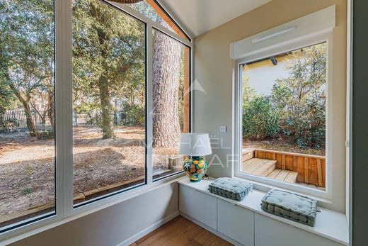 Luxury home in Pyla sur Mer, Gironde
