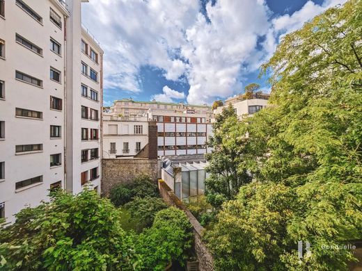 Apartment in La Muette, Auteuil, Porte Dauphine, Paris