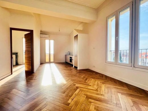 Apartment / Etagenwohnung in Nizza, Alpes-Maritimes