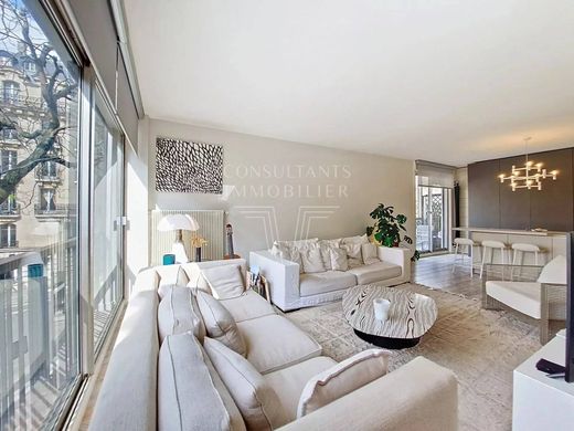 Apartment in La Muette, Auteuil, Porte Dauphine, Paris
