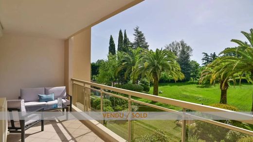 Apartment in Mandelieu-la-Napoule, Alpes-Maritimes