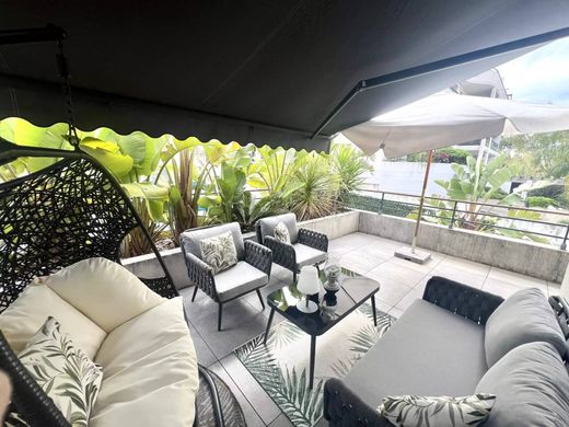 Apartment / Etagenwohnung in Cannes, Alpes-Maritimes