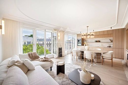 Apartament w Champs-Elysées, Madeleine, Triangle d’or, Paris