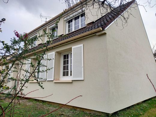 Luxe woning in Bois-le-Roi, Seine-et-Marne