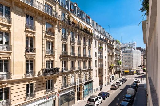 Apartment / Etagenwohnung in Montmartre, Abbesses, Grandes-Carrières, Paris