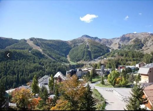 Chalet in Saint-Étienne-de-Tinée, Alpes-Maritimes