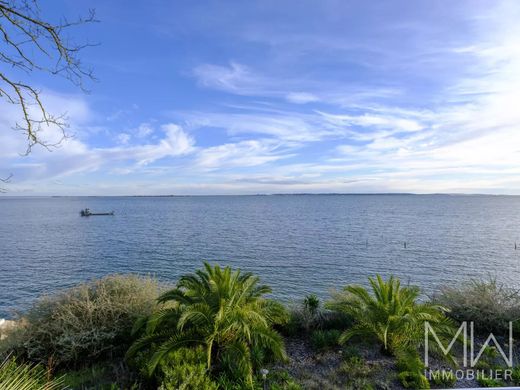 Lège-Cap-Ferret, Girondeの高級住宅