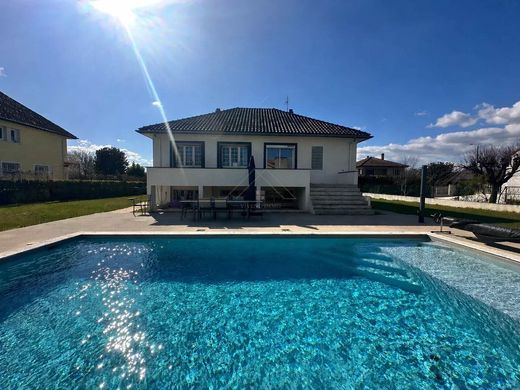 Luxury home in Pusignan, Rhône