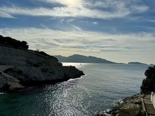 أرض ﻓﻲ مارسيليا, Bouches-du-Rhône