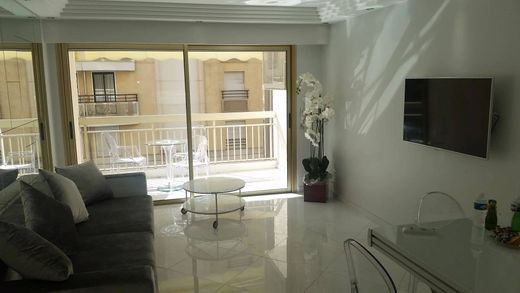 아파트 / 칸, Alpes-Maritimes