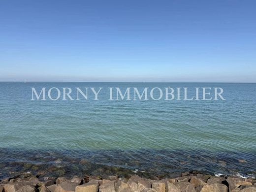 Land in Trouville-sur-Mer, Calvados