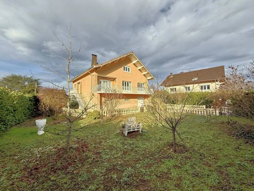 Luxury home in Chaponost, Rhône