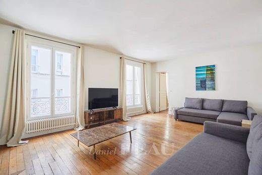 Apartment in Tour Eiffel, Invalides – Ecole Militaire, Saint-Thomas d’Aquin, Paris