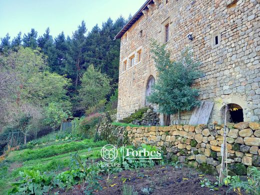 Luxe woning in Saint-Sauveur-de-Montagut, Ardèche