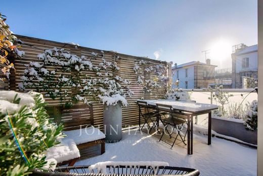 Appartement à Montmartre, Abbesses, Grandes-Carrières, Paris
