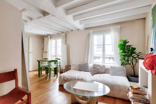 Apartment in Canal Saint Martin, Château d’Eau, Porte Saint-Denis, Paris