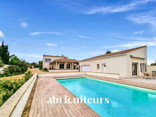 Luxury home in Mortagne-sur-Gironde, Charente-Maritime