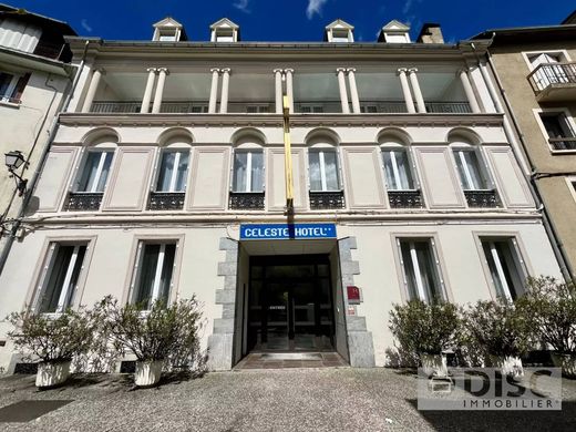 Hotel - Bagnères-de-Luchon, Upper Garonne