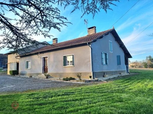 Rural or Farmhouse in Seissan, Gers
