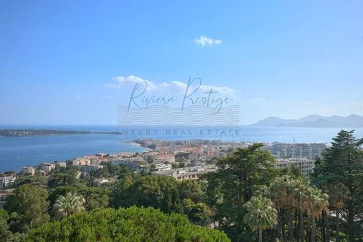 Apartment / Etagenwohnung in Cannes, Alpes-Maritimes