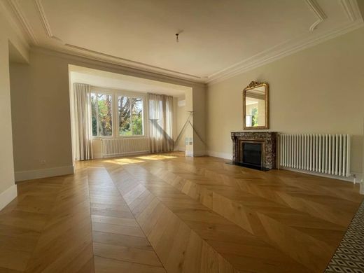 Πολυτελή κατοικία σε Montélimar, Drôme