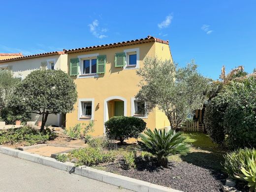 Maison de luxe à Roquebrune-sur-Argens, Var