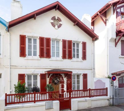 Biarritz, Pyrénées-Atlantiquesの高級住宅