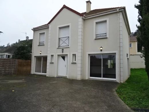 Luxe woning in Marcoussis, Essonne