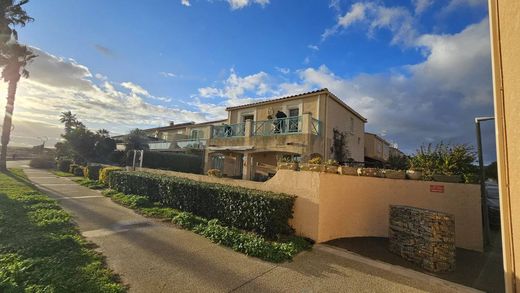 Luxury home in Gruissan, Aude