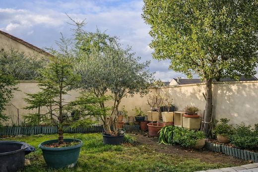 Πολυτελή κατοικία σε Saint-Maur-des-Fossés, Val-de-Marne