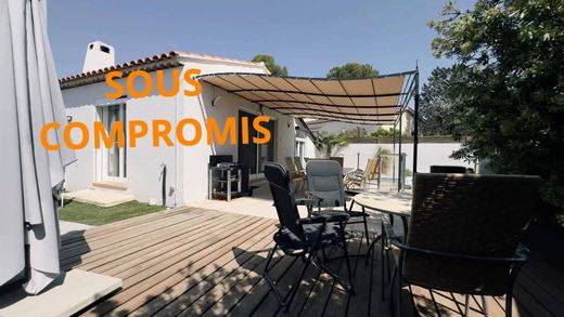 Villa en Saint-Cannat, Bocas del Ródano