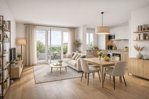 Apartment / Etagenwohnung in Antony, Hauts-de-Seine