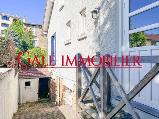 Luxus-Haus in Bourg-la-Reine, Hauts-de-Seine