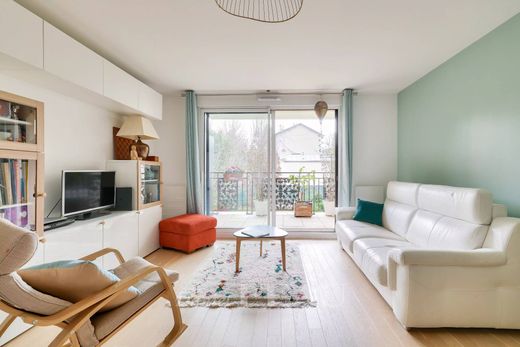 Apartment / Etagenwohnung in Saint-Cloud, Hauts-de-Seine