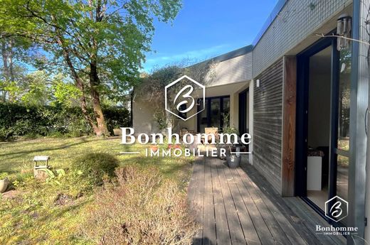 Luxury home in Saint-Selve, Gironde