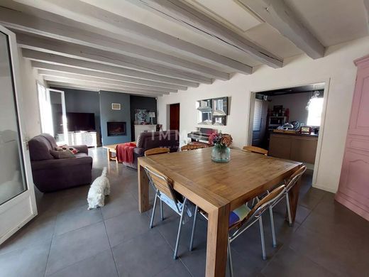Luxury home in Puilboreau, Charente-Maritime