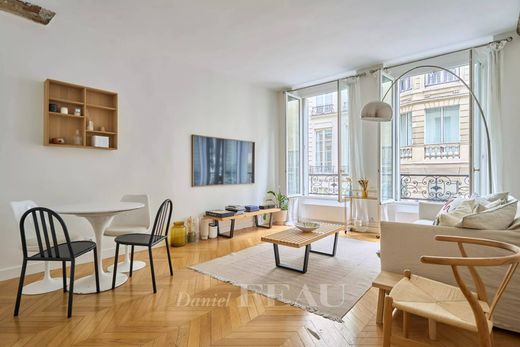 Apartment / Etagenwohnung in Chatelet les Halles, Louvre-Tuileries, Palais Royal, Paris
