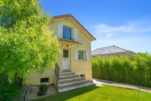 Luxus-Haus in Vaucresson, Hauts-de-Seine